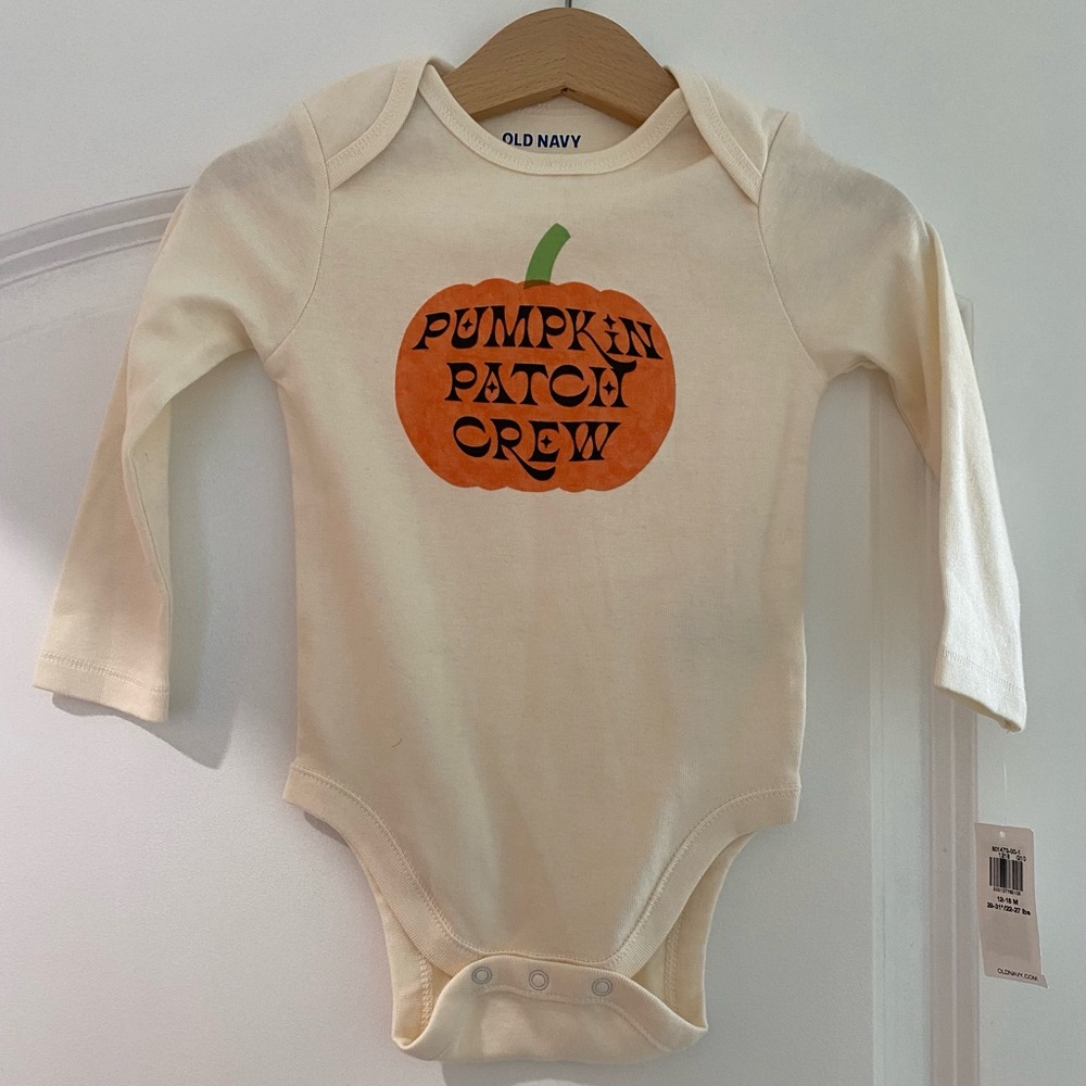 Old Navy Cream Pumpkin Graphic Baby Bodysuit